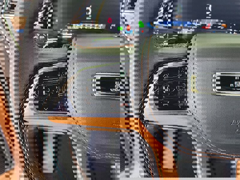 Used 2023 Jeep Grand Cherokee L Summit AWD/4WD image 38