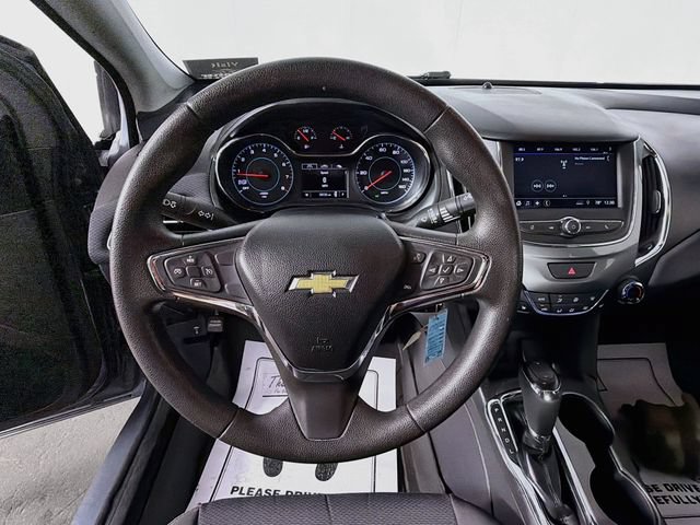 Used 2019 Chevrolet Cruze LT FWD image 11