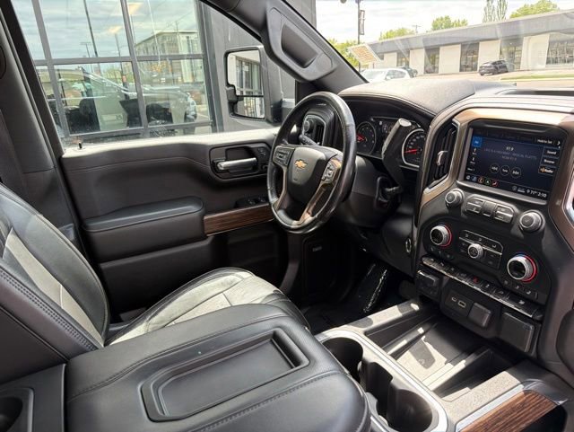Used 2020 Chevrolet Silverado 1500 High Country w/ Technology Package AWD/4WD image 11