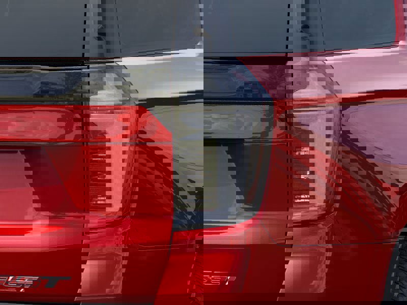 New 2026 Chevrolet Suburban RST image 11