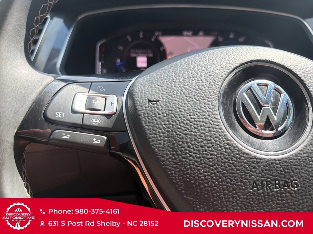 Used 2021 Volkswagen Tiguan SEL AWD/4WD image 24