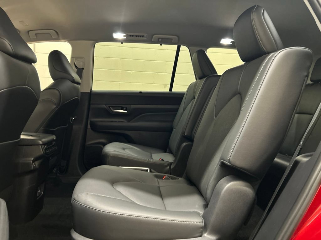 Used 2026 Toyota Grand Highlander AWD image 8
