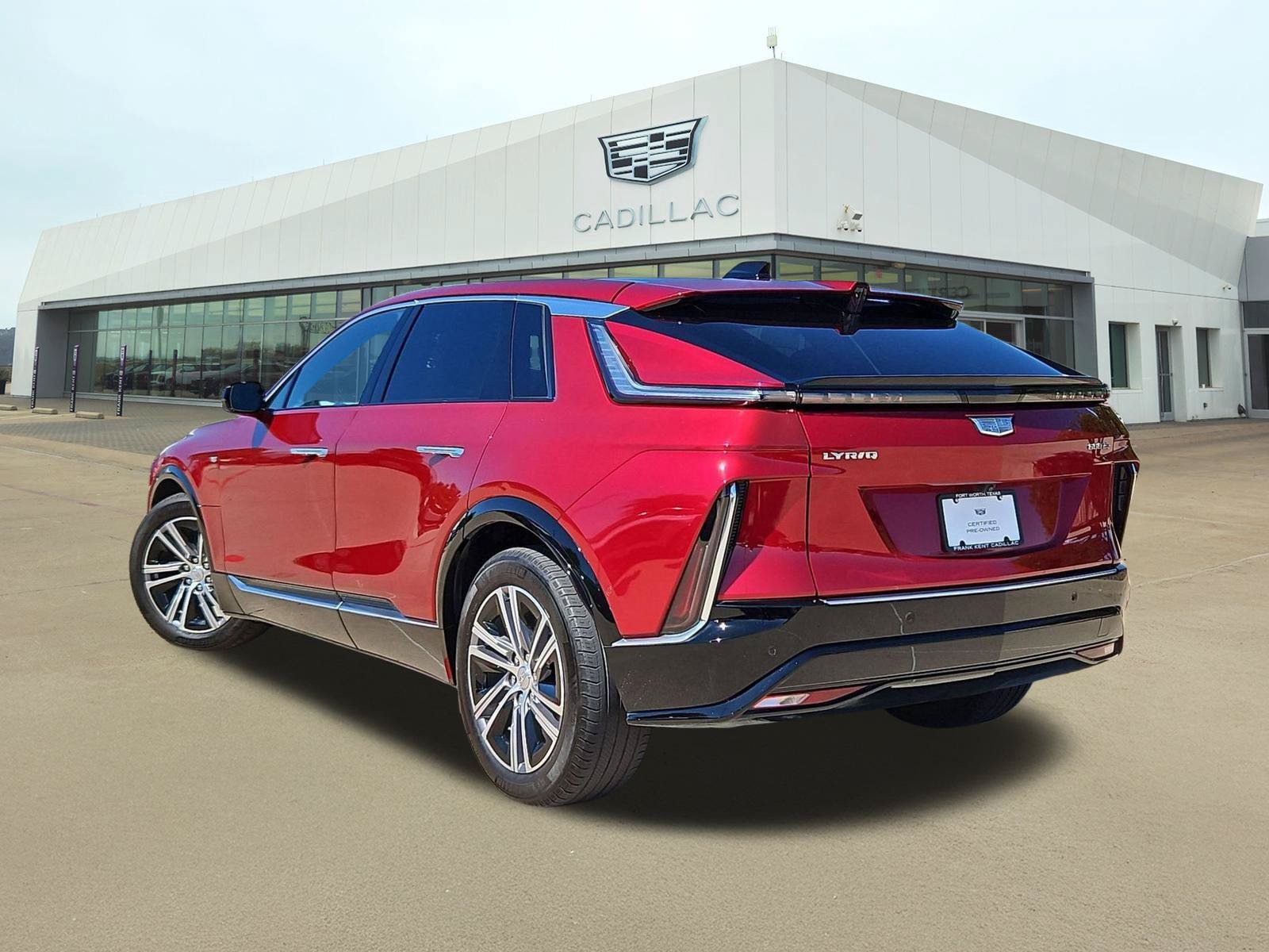 Certified 2024 Cadillac Lyriq Luxury AWD/4WD image 4