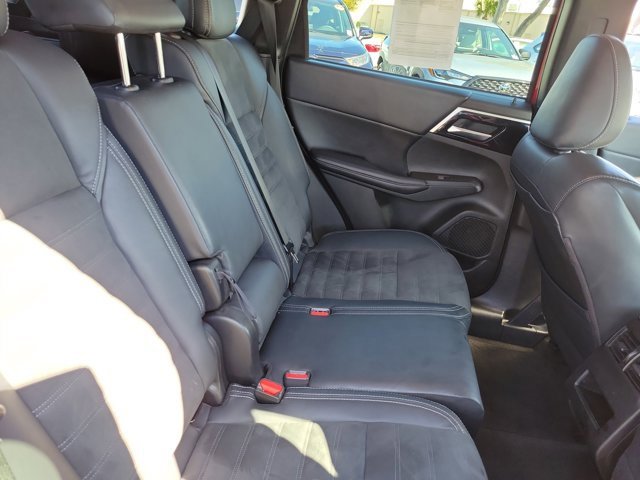 Used 2022 Mitsubishi Outlander SE image 10