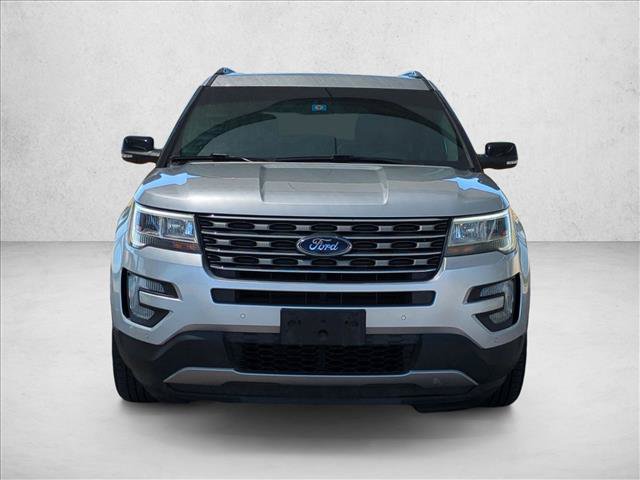 Used 2017 Ford Explorer XLT w/ Equipment Group 202A FWD image 2