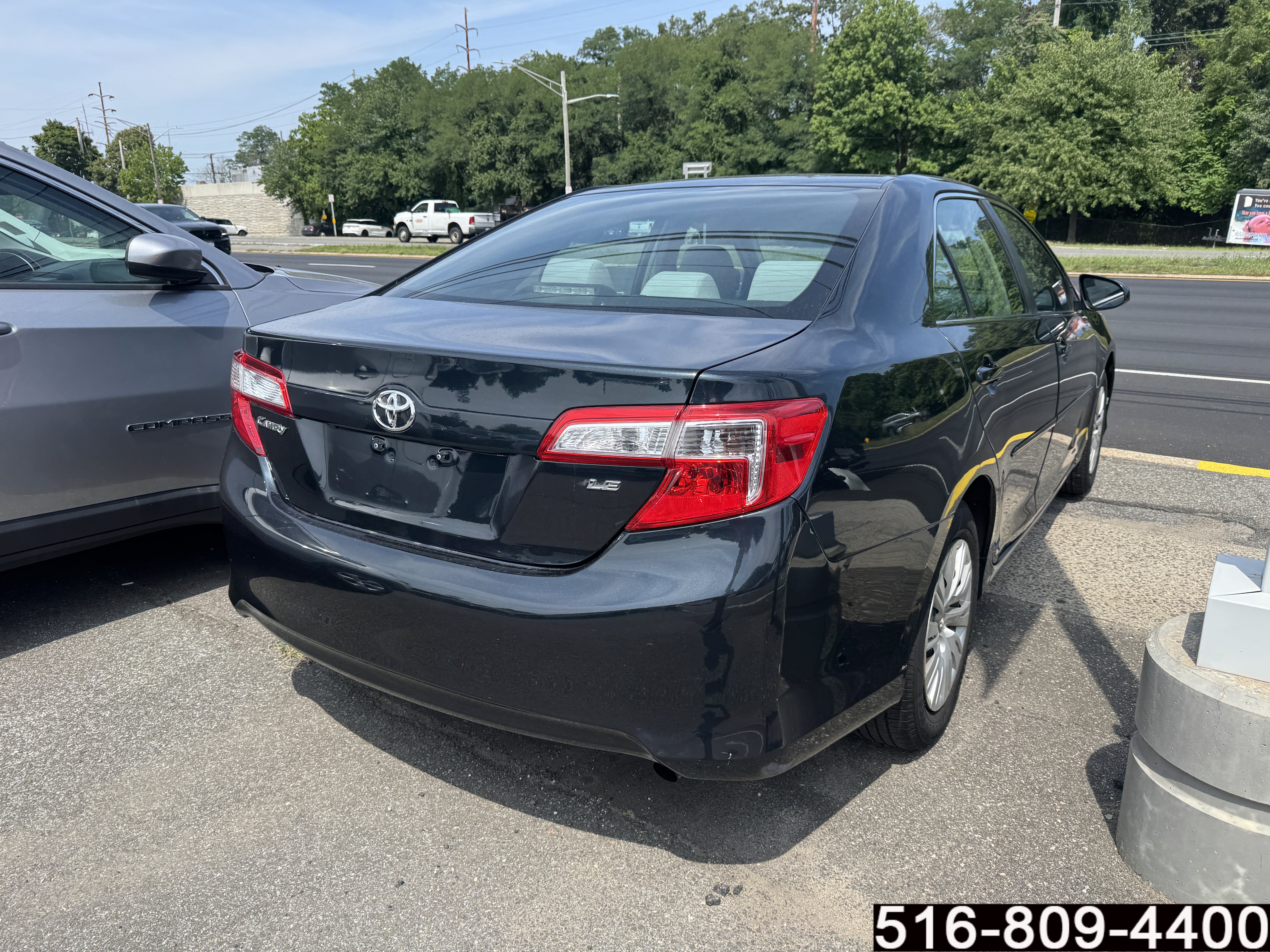 Used 2014 Toyota Camry LE FWD image 4