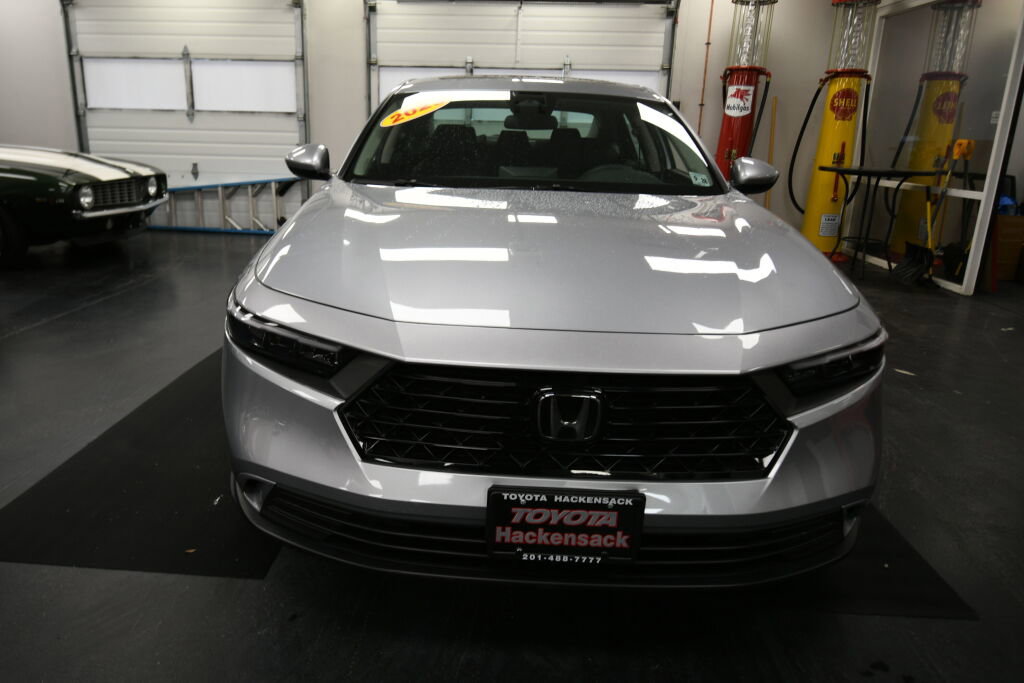 Used 2023 Honda Accord EX image 2