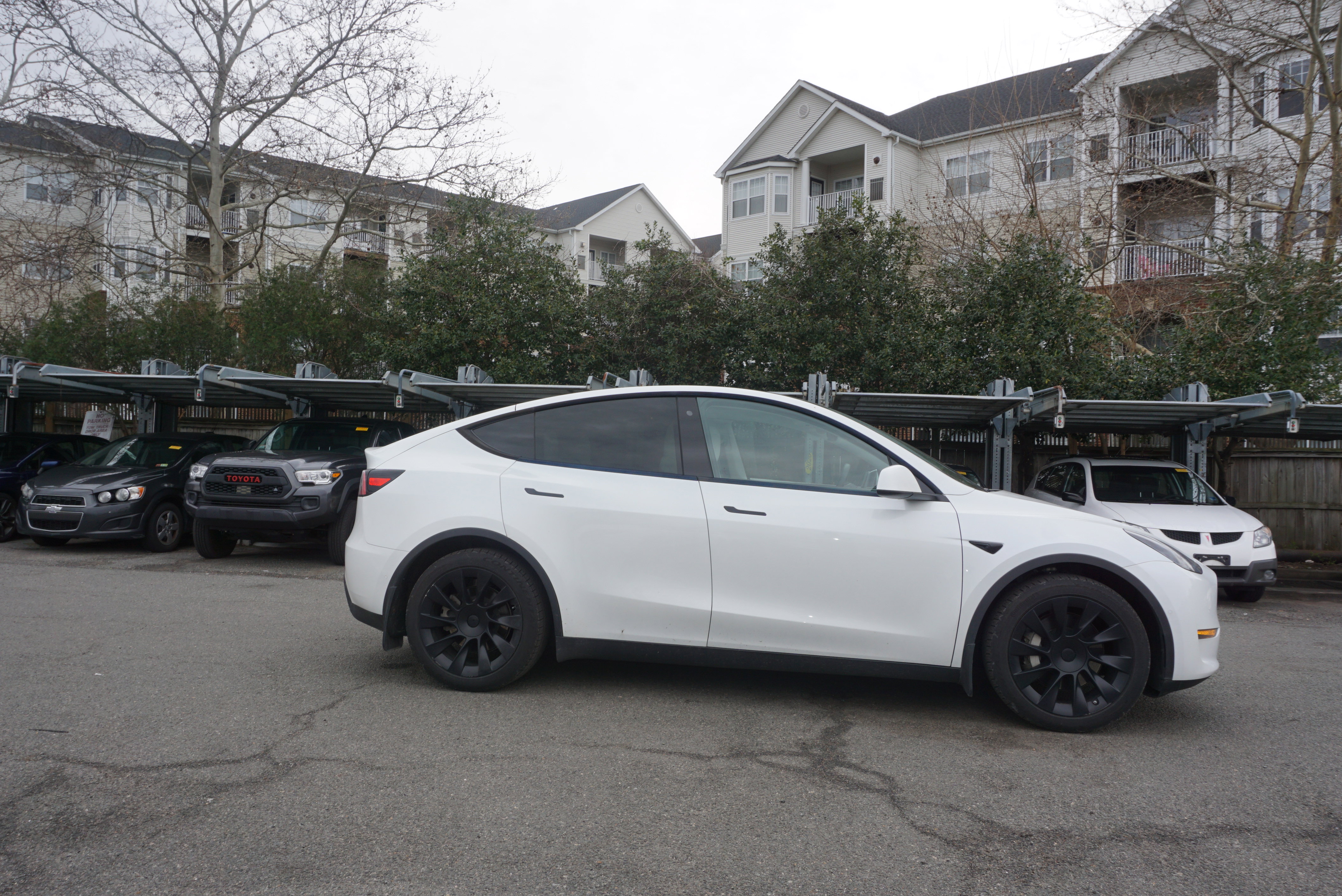 Used 2020 Tesla Model Y Long Range image 3