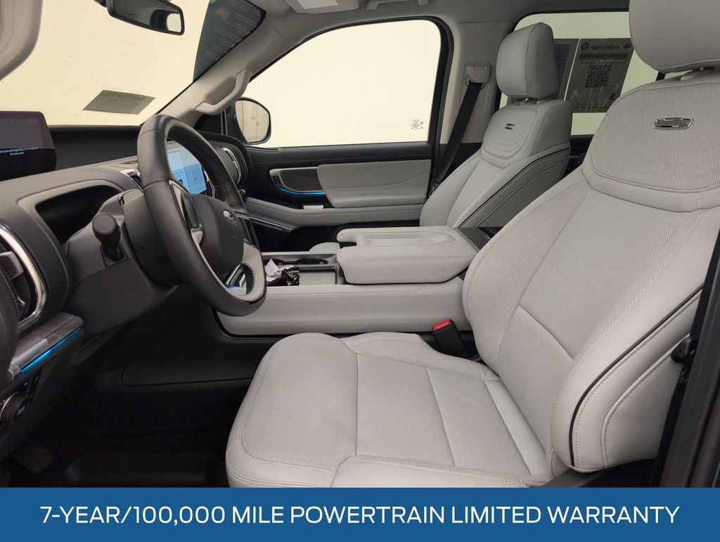 Used 2025 Ford Expedition Platinum w/ Platinum Ultimate Package AWD/4WD image 4