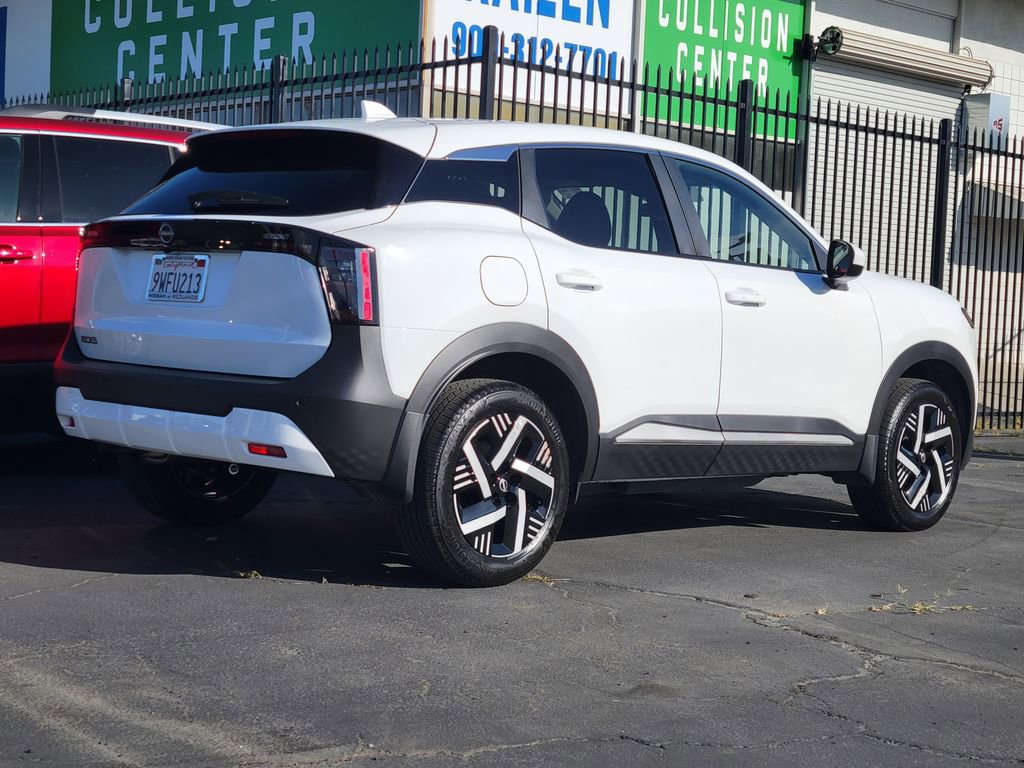 Used 2025 Nissan Kicks SV FWD image 2