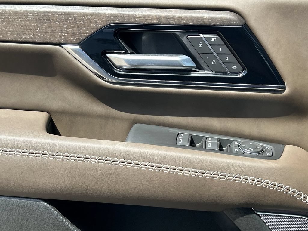 New 2026 GMC Yukon Denali Ultimate AWD/4WD image 24