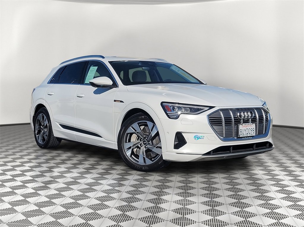 Used 2021 Audi e-tron Premium Plus w/ Premium Plus Package image 2