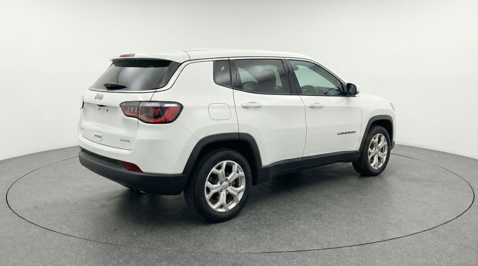 Used 2025 Jeep Compass Latitude AWD/4WD image 9