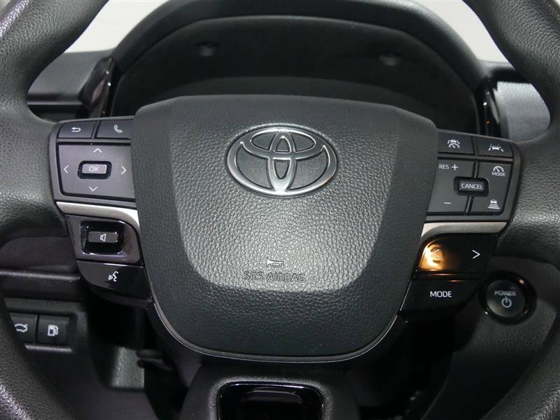 Used 2025 Toyota Camry LE image 31