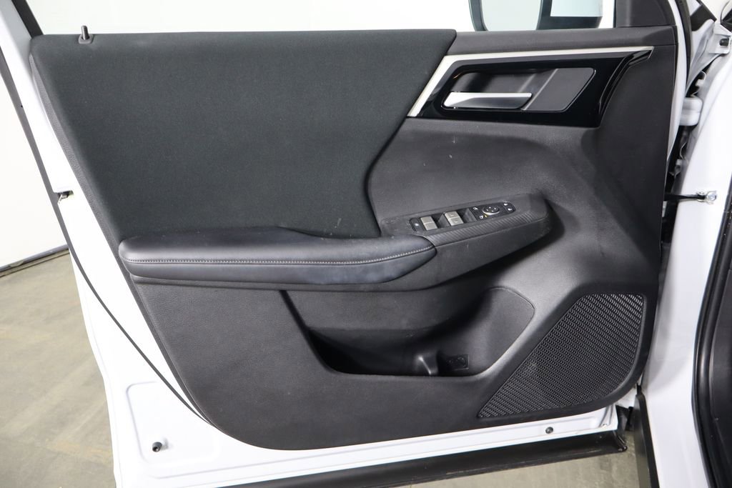 Used 2024 Mitsubishi Outlander ES image 21