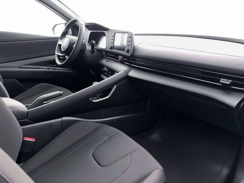 New 2026 Hyundai Elantra Sport FWD image 15