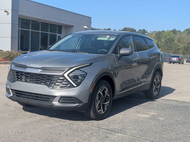 Used 2025 Kia Sportage LX image 7