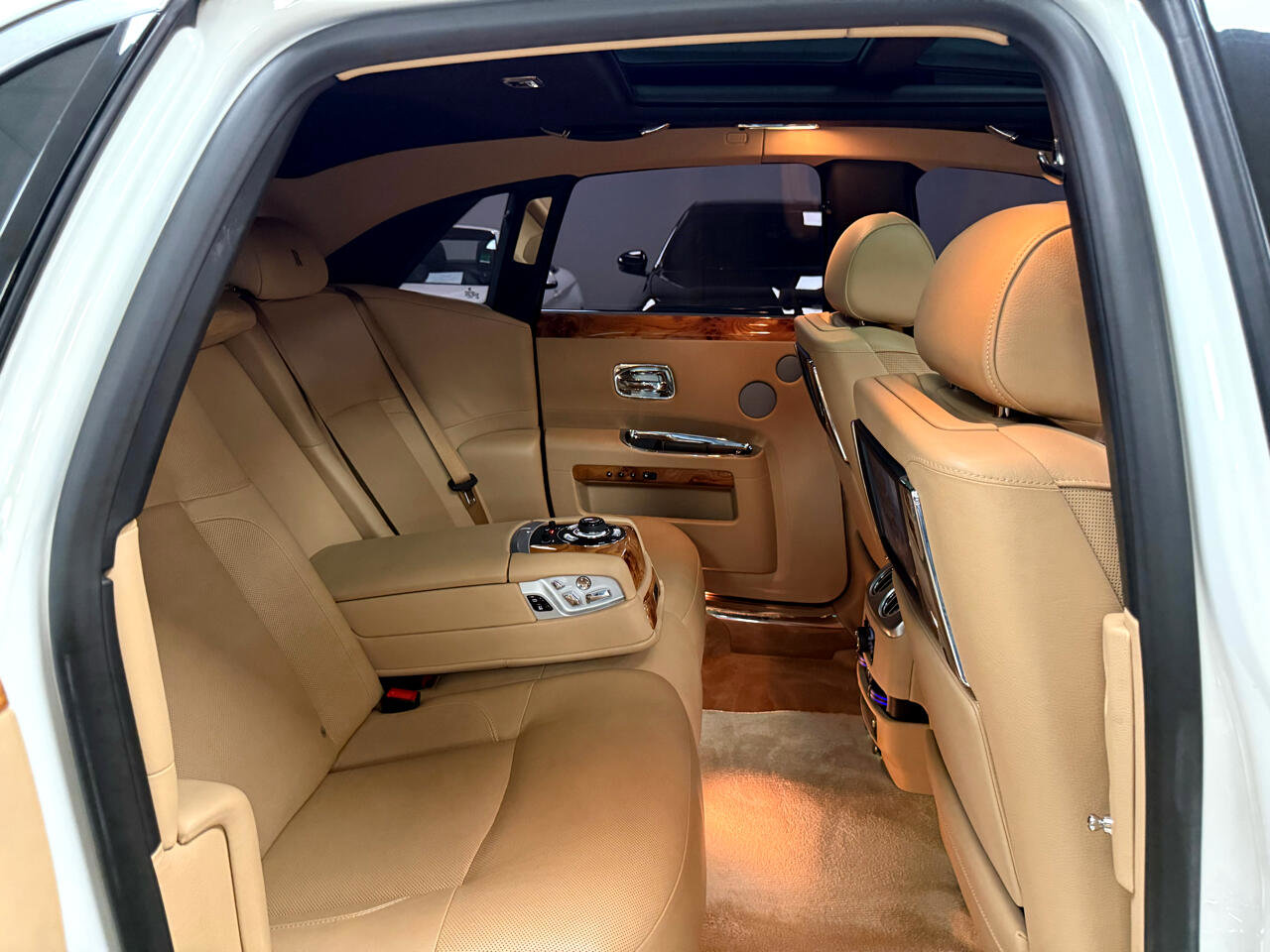 Used 2011 Rolls-Royce Ghost image 15