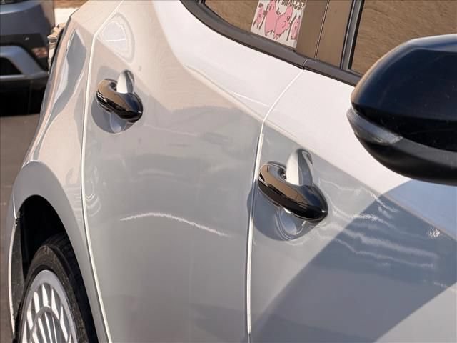 Used 2022 Toyota Corolla SE FWD image 6