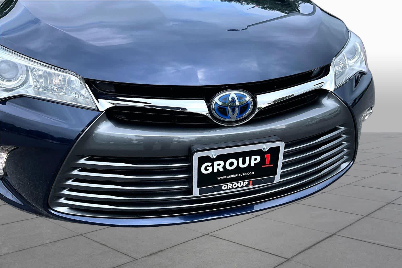 Used 2017 Toyota Camry XLE w/ Moonroof Package FWD image 30