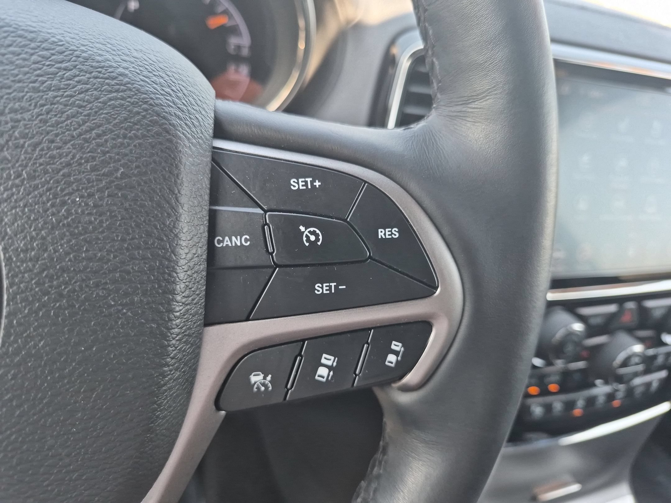 Used 2019 Jeep Grand Cherokee High Altitude AWD/4WD image 15