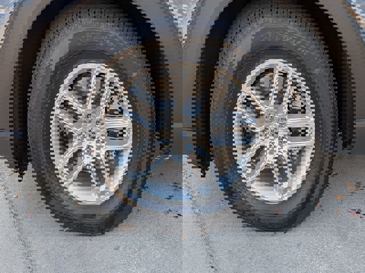 Used 2025 Ford Explorer Active w/ Active Comfort Package image 27