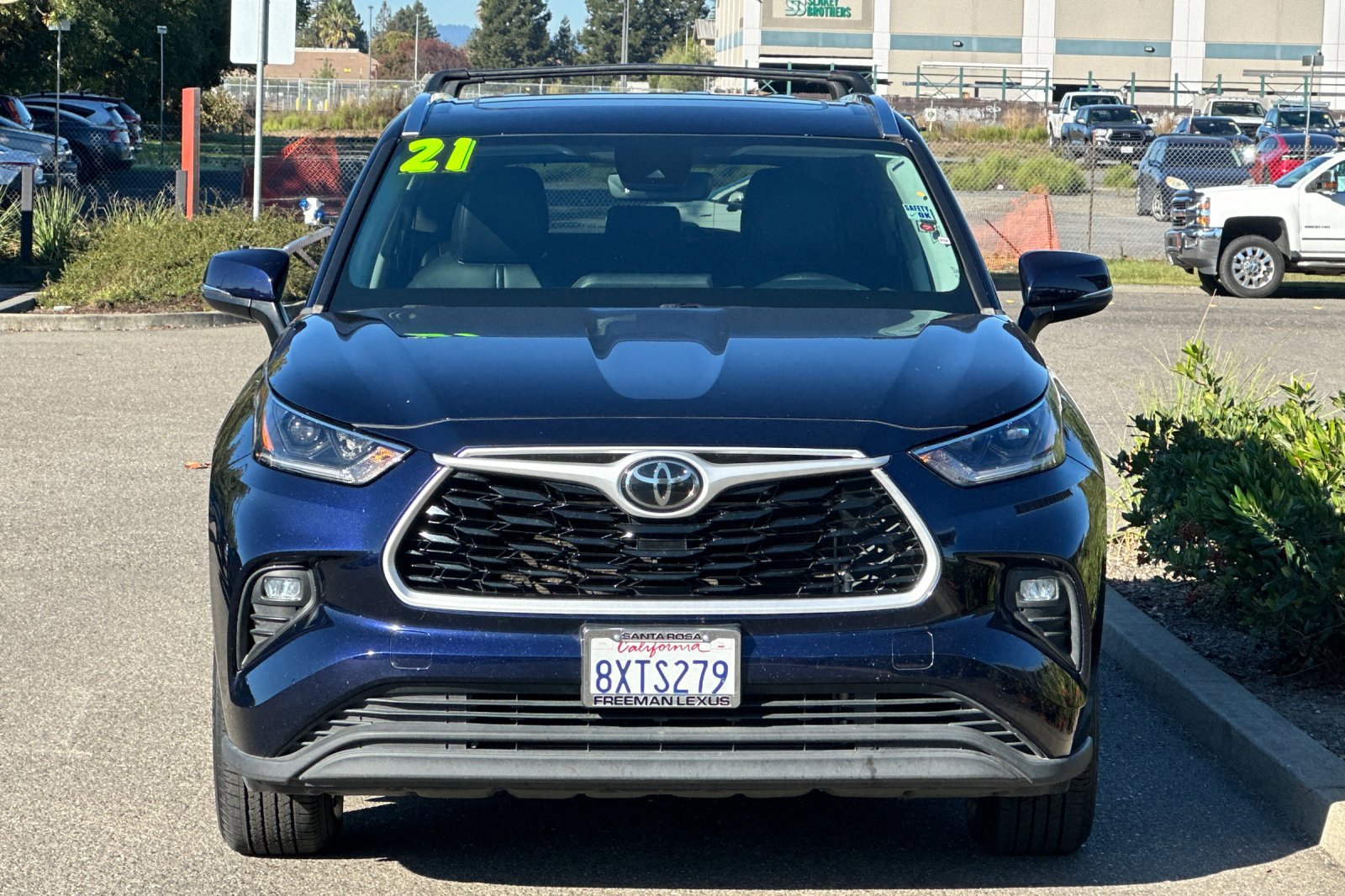 Used 2021 Toyota Highlander XLE image 9