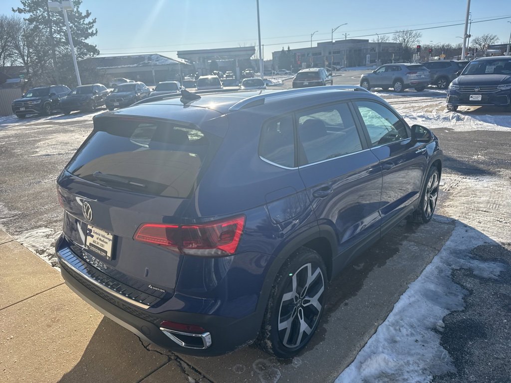 Certified 2023 Volkswagen Taos SEL image 9