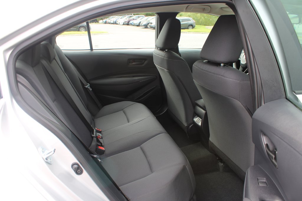 Used 2025 Toyota Corolla LE FWD image 14