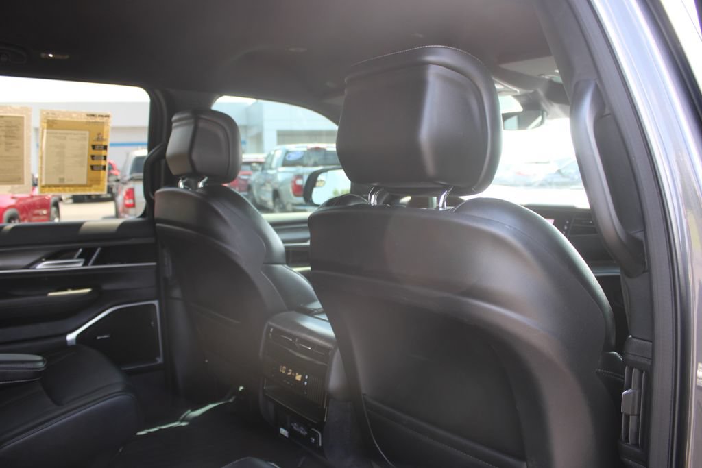 Used 2024 Jeep Wagoneer Series II AWD/4WD image 39