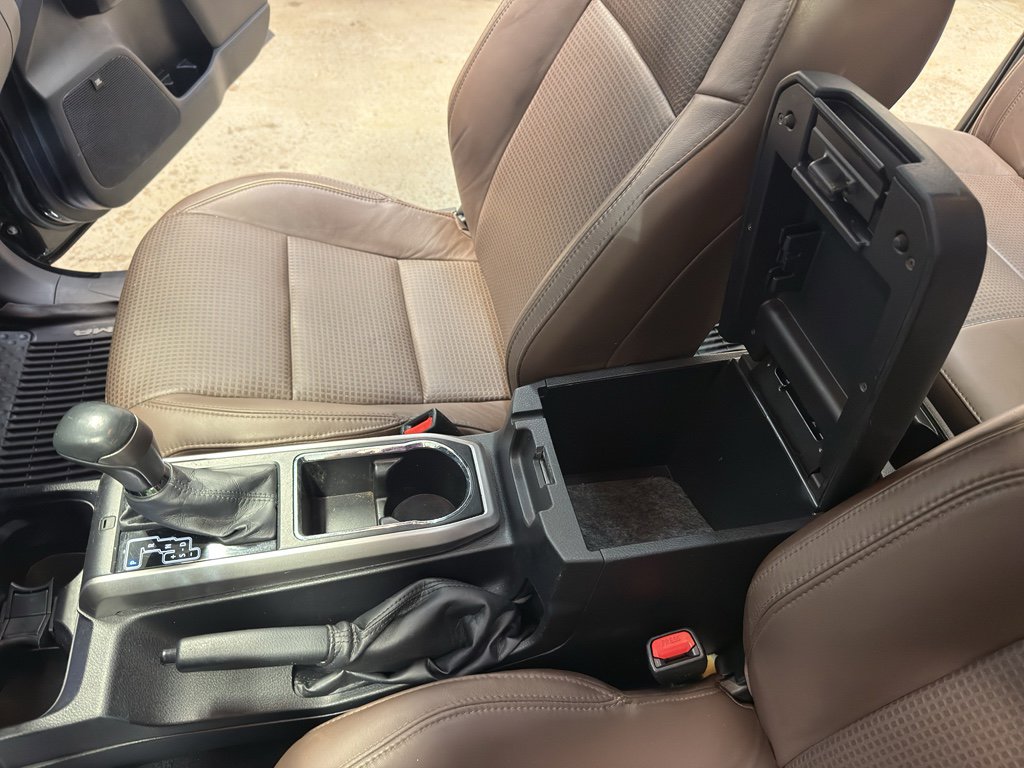 Used 2016 Toyota Tacoma Limited w/ Towing Package image 20