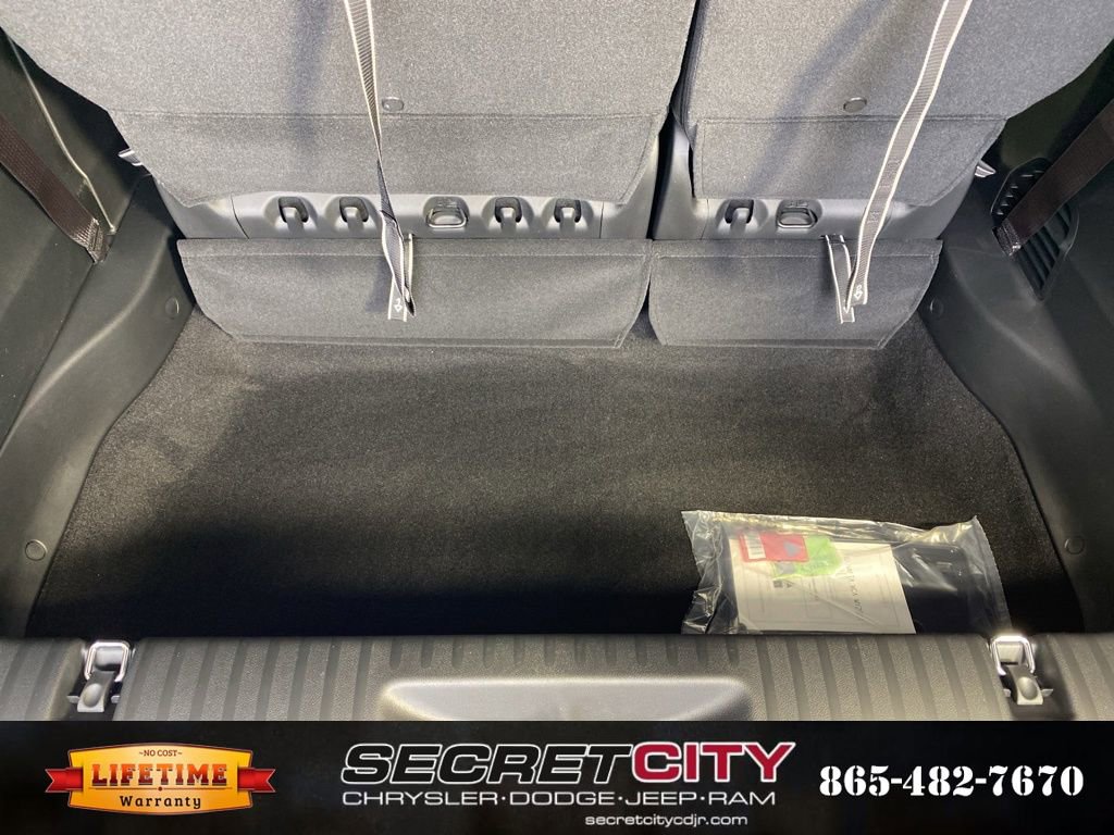 New 2026 Chrysler Pacifica Select image 36