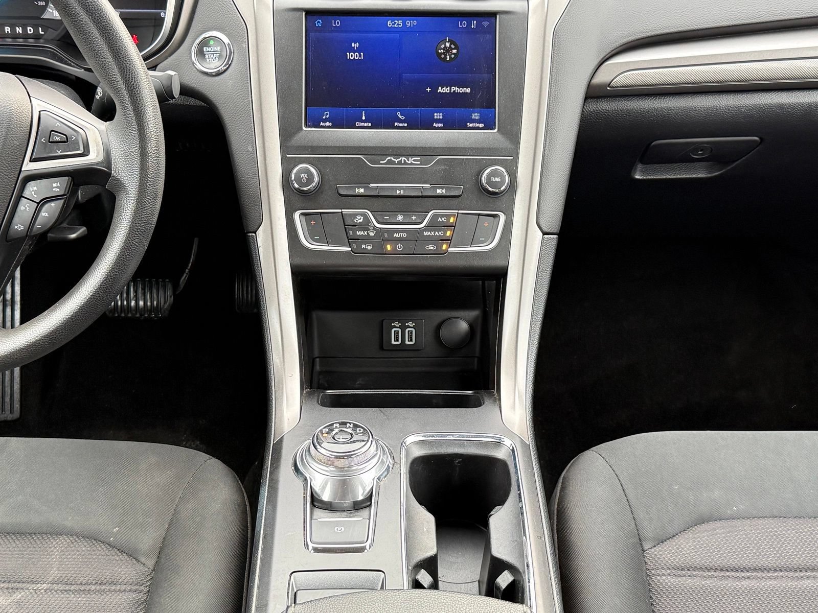 Used 2020 Ford Fusion SE FWD image 18