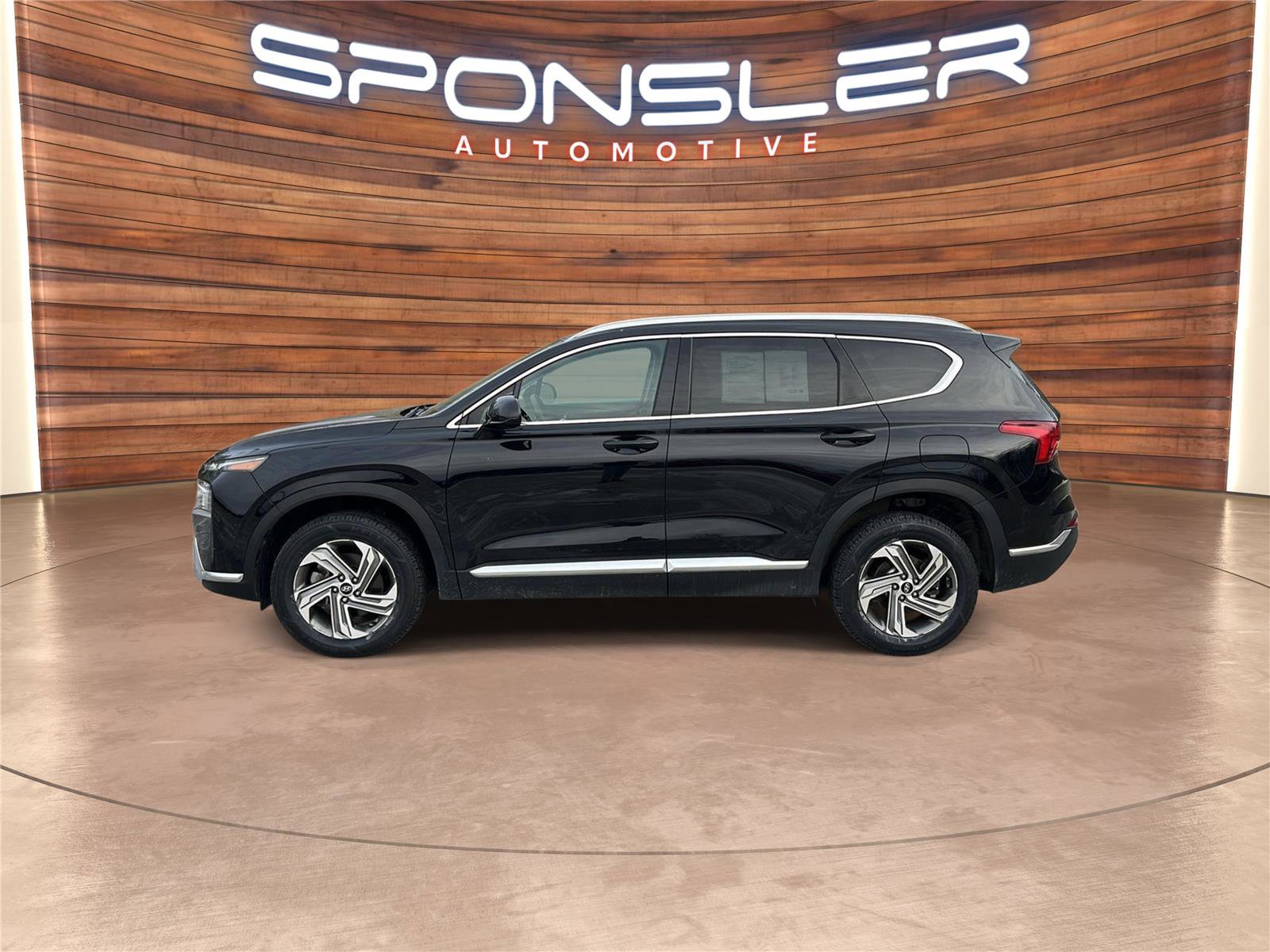Used 2021 Hyundai Santa Fe SEL image 2