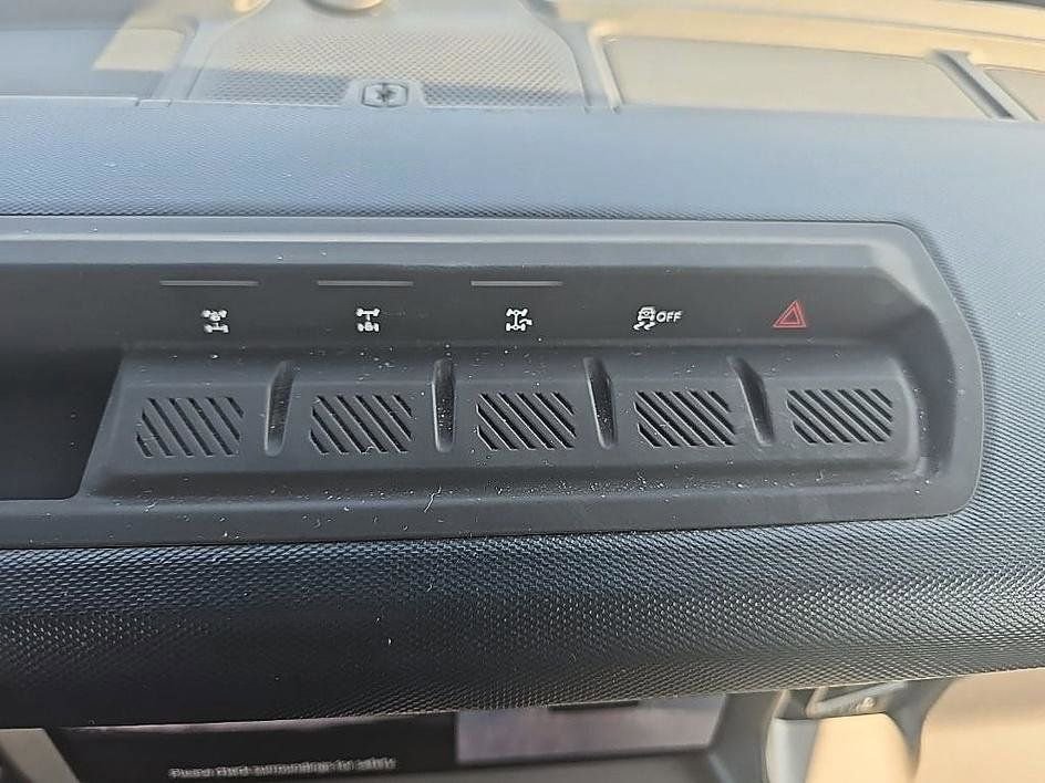 Used 2023 Ford Bronco Outer Banks w/ Sasquatch Package AWD/4WD image 27