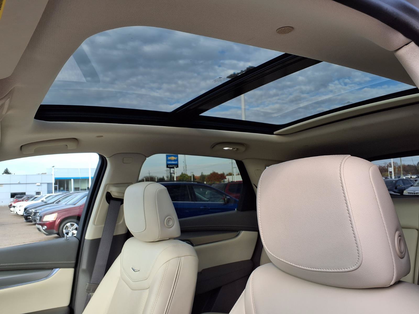 Used 2024 Cadillac XT5 Premium Luxury w/ LPO, Floor Liner Package AWD/4WD image 17