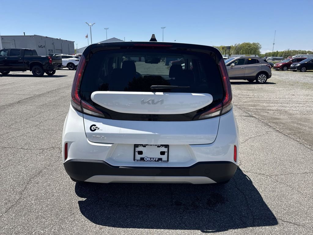 Used 2024 Kia Soul LX FWD image 7