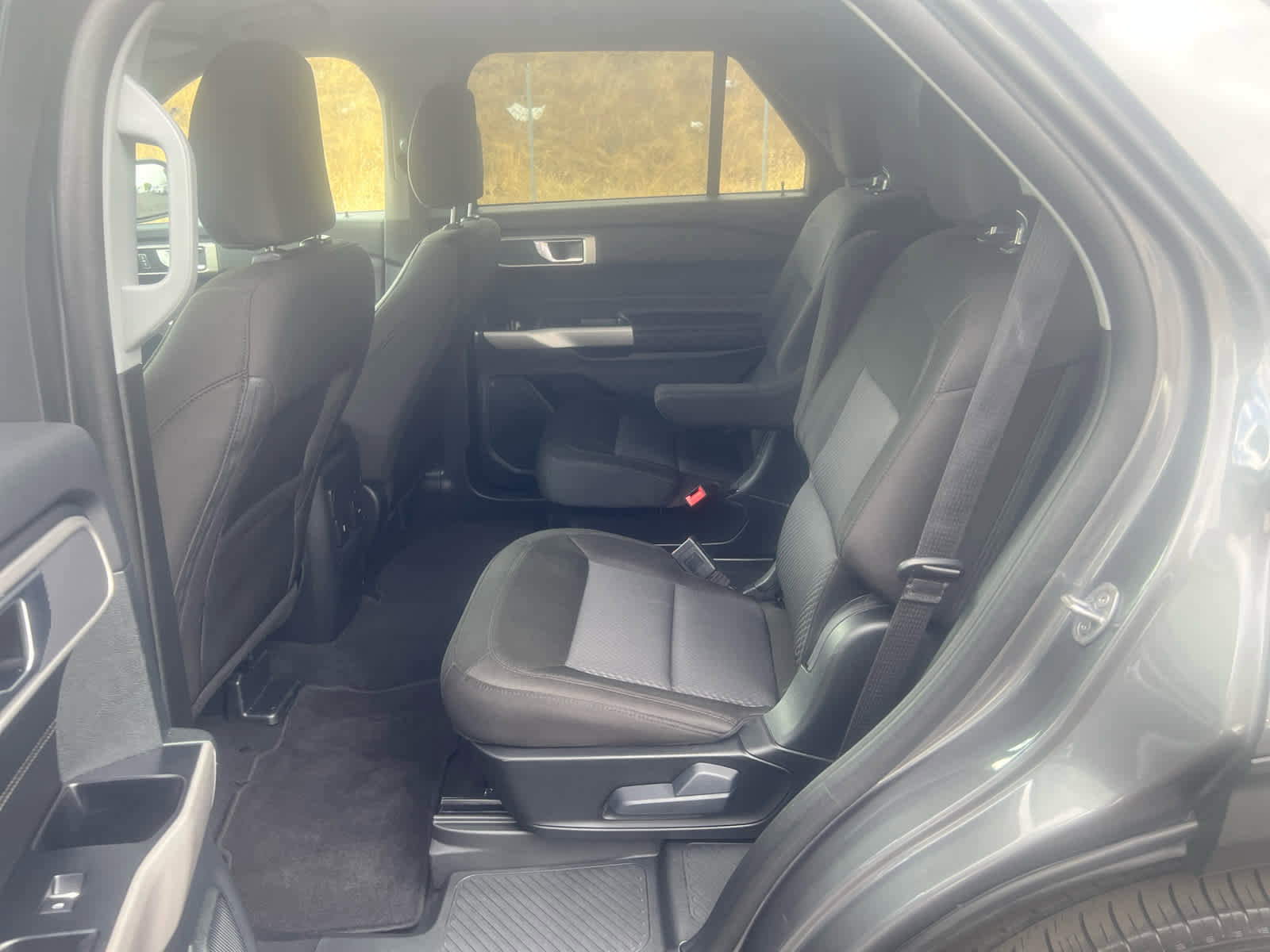 Used 2024 Ford Explorer XLT image 13