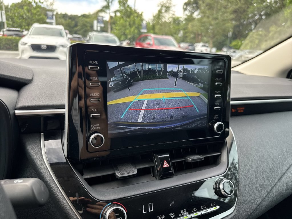 Used 2020 Toyota Corolla LE FWD image 49