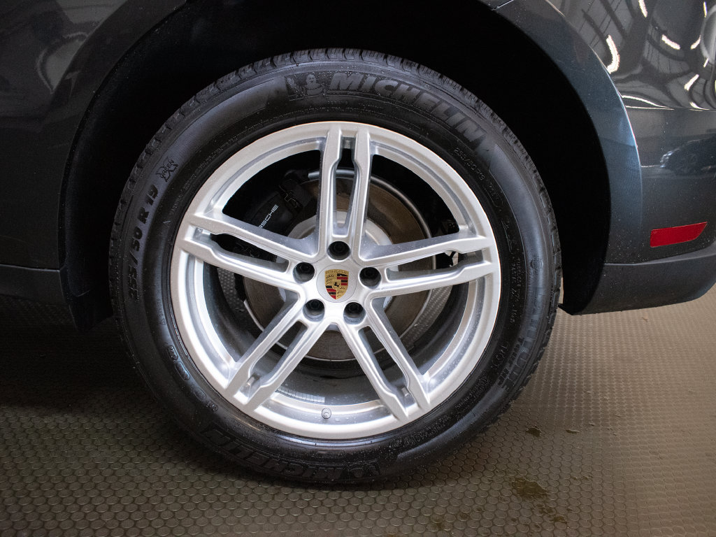 New 2026 Porsche Macan AWD/4WD image 14