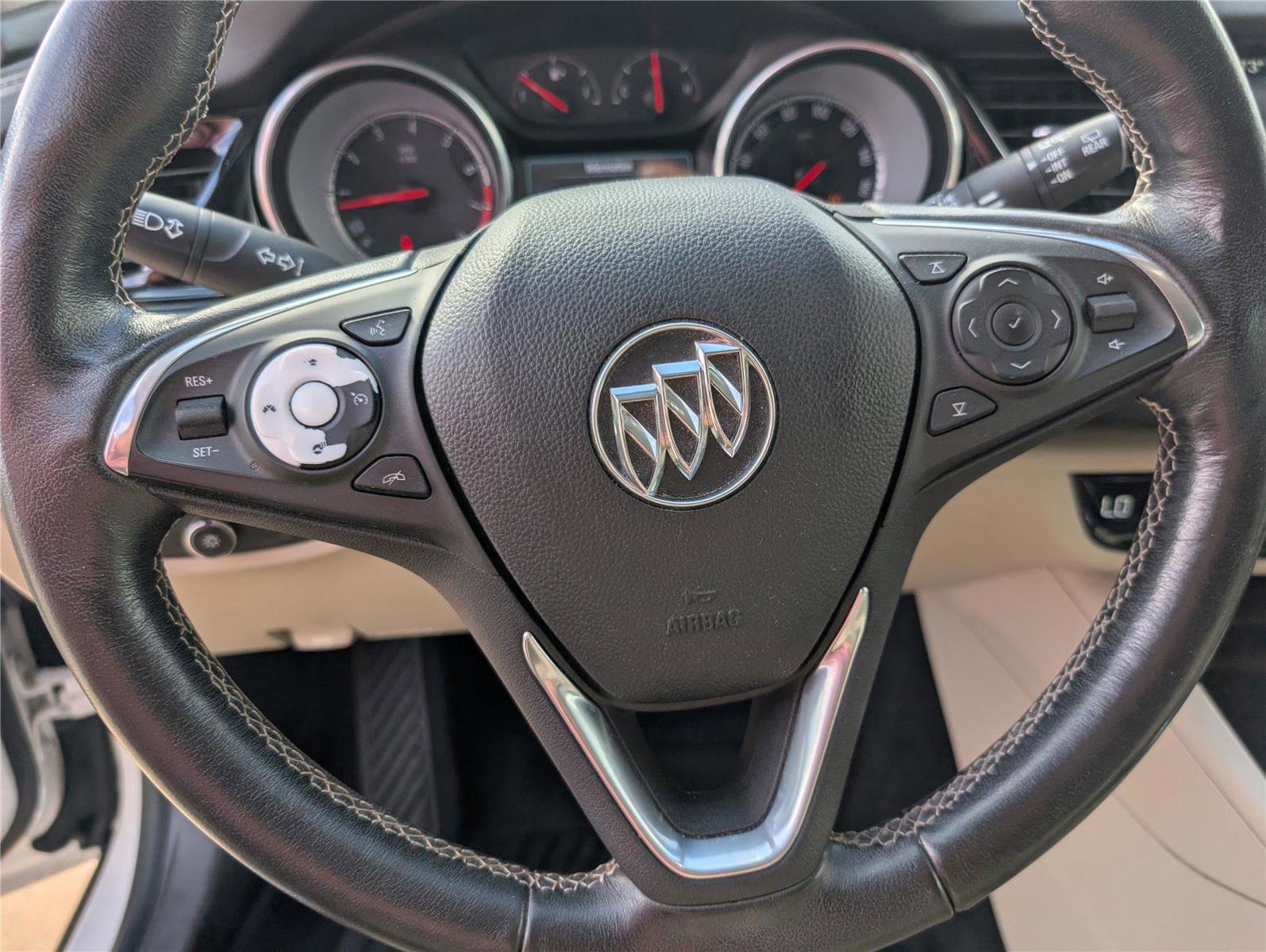 Used 2018 Buick Regal Essence w/ Driver Confidence Package #1 image 17