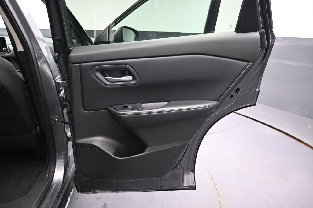 Used 2024 Nissan Rogue SV FWD image 20