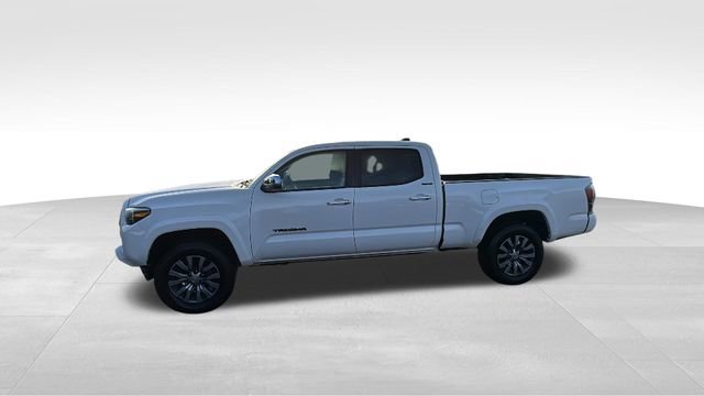 Used 2023 Toyota Tacoma Limited w/ Black Out Package (TMS) AWD/4WD image 4