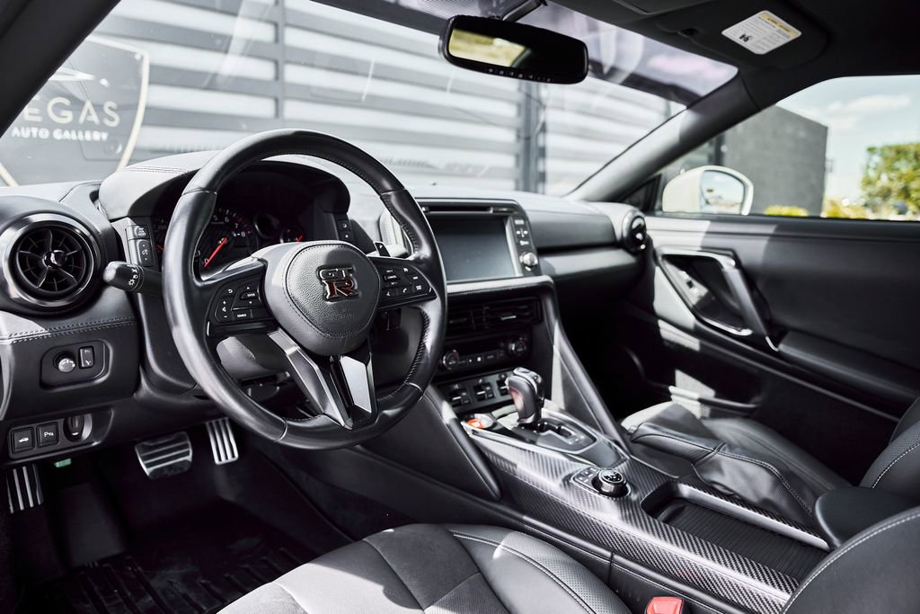 Used 2021 Nissan GT-R Premium AWD/4WD image 2