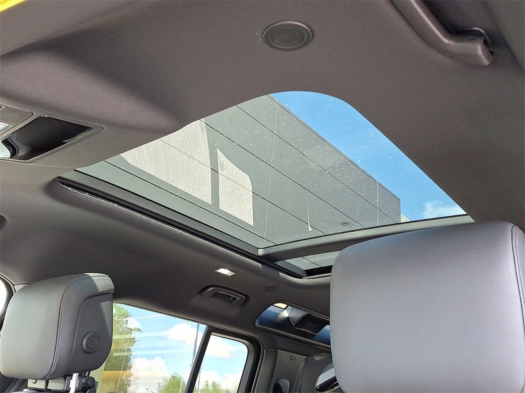 New 2025 Land Rover Defender 110 S image 11