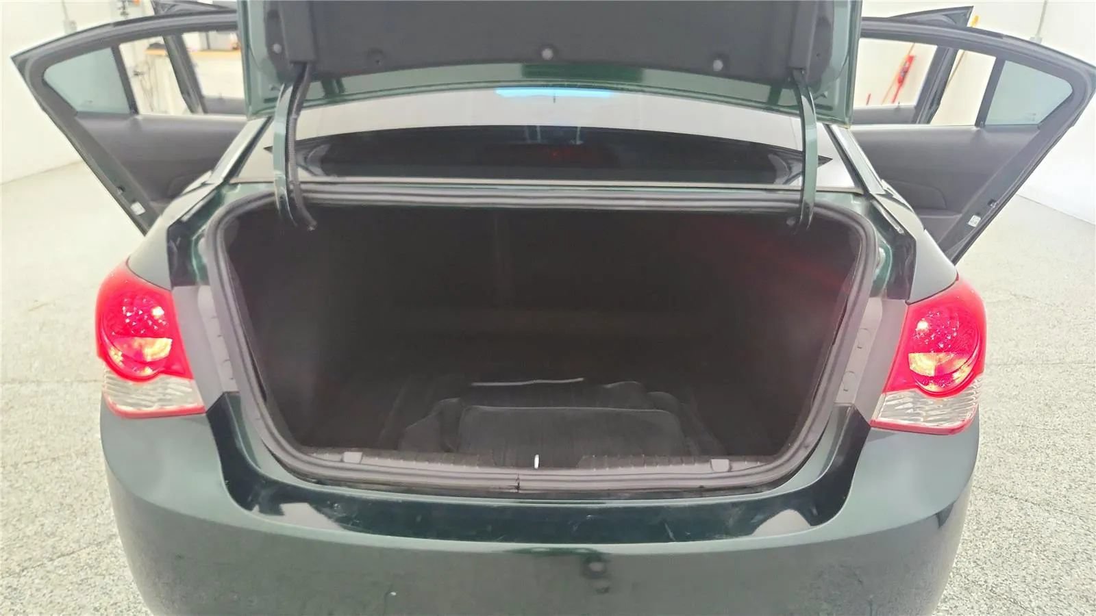 Used 2015 Chevrolet Cruze LT FWD image 42