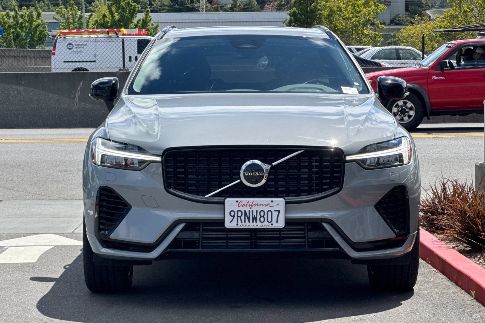 Used 2025 Volvo XC60 T8 Plus w/ Climate Package AWD/4WD image 11