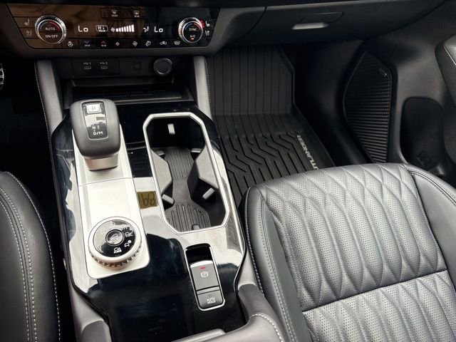 Used 2025 Mitsubishi Outlander SEL image 19