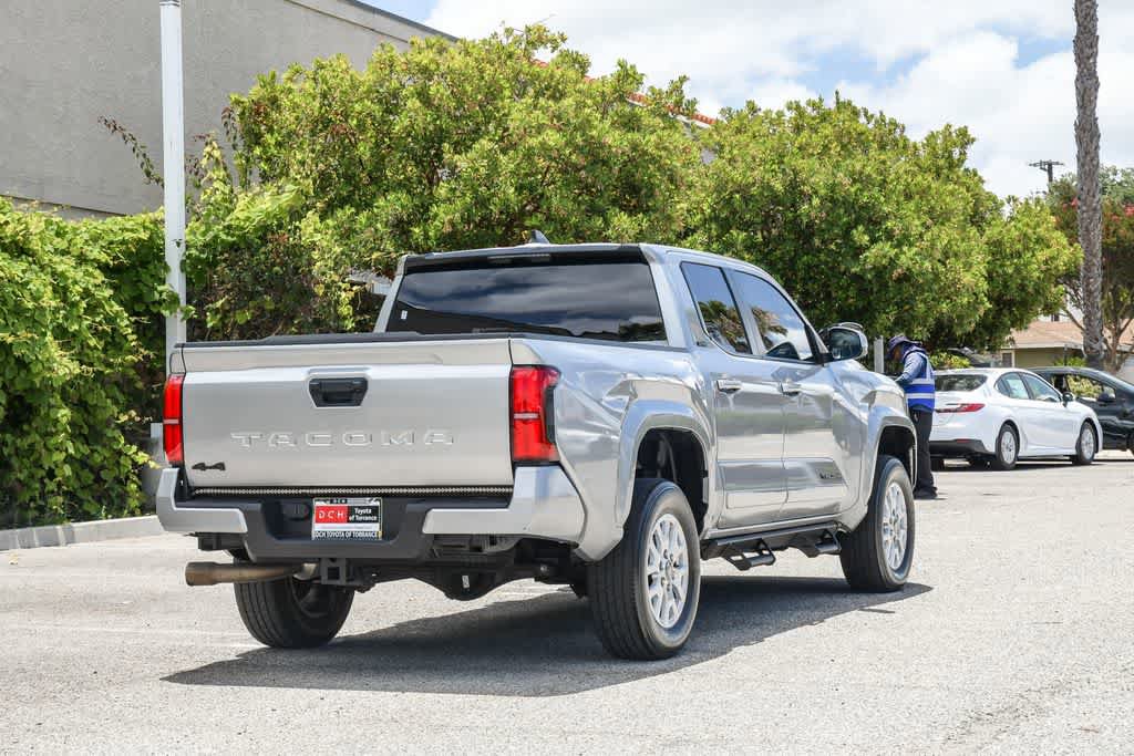 Used 2024 Toyota Tacoma SR5 AWD/4WD image 9