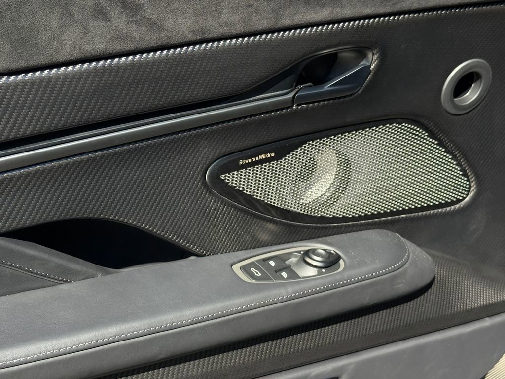 Used 2025 Aston Martin Vanquish image 19